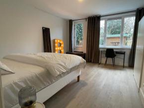 Beautiful 1 Bedroom Serviced Apartment 76m2 -MNL B-